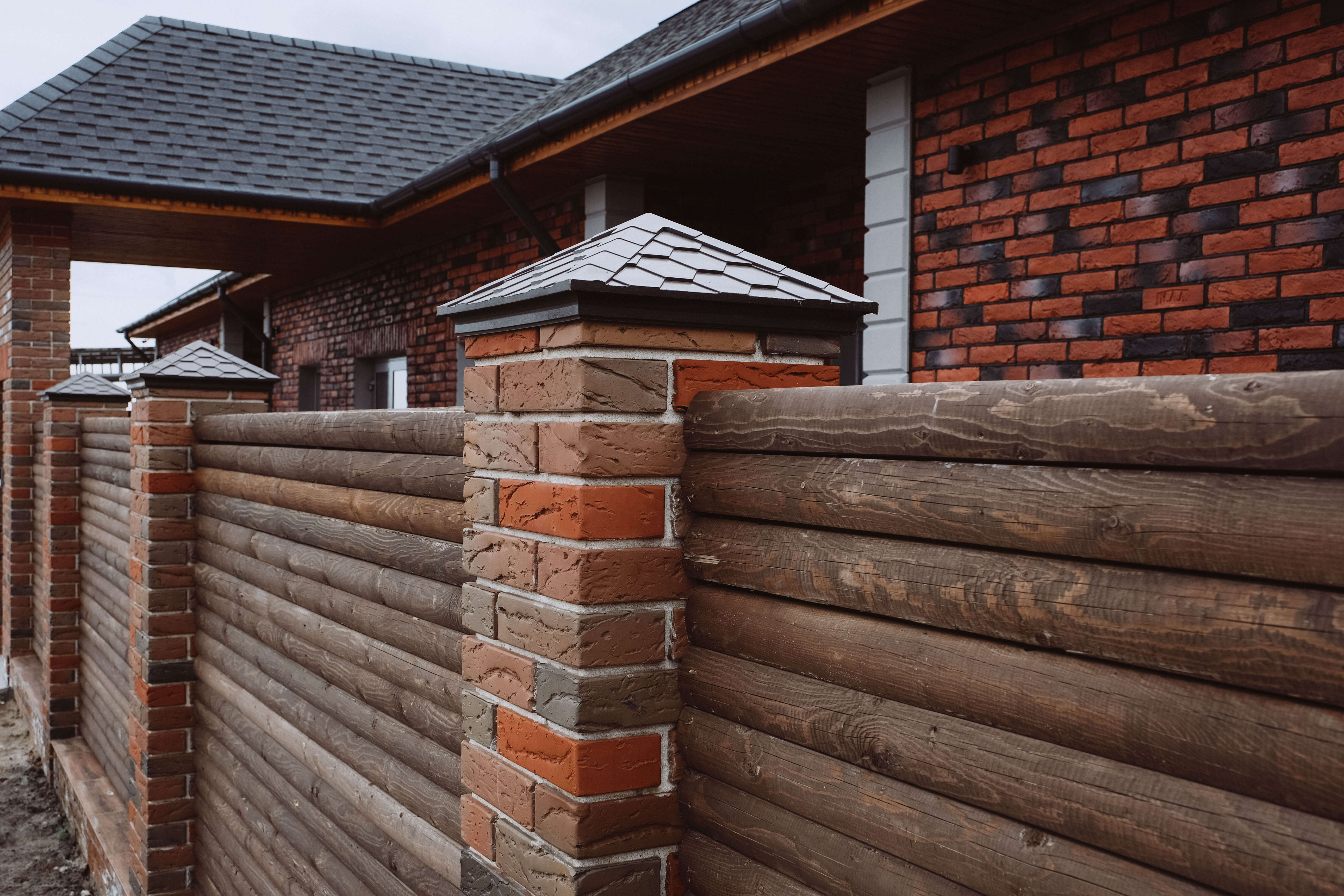 Колпак Zking Эверест Коричневый на столб 1.5х1.5 кирпича (390х390мм) в Кириши фото