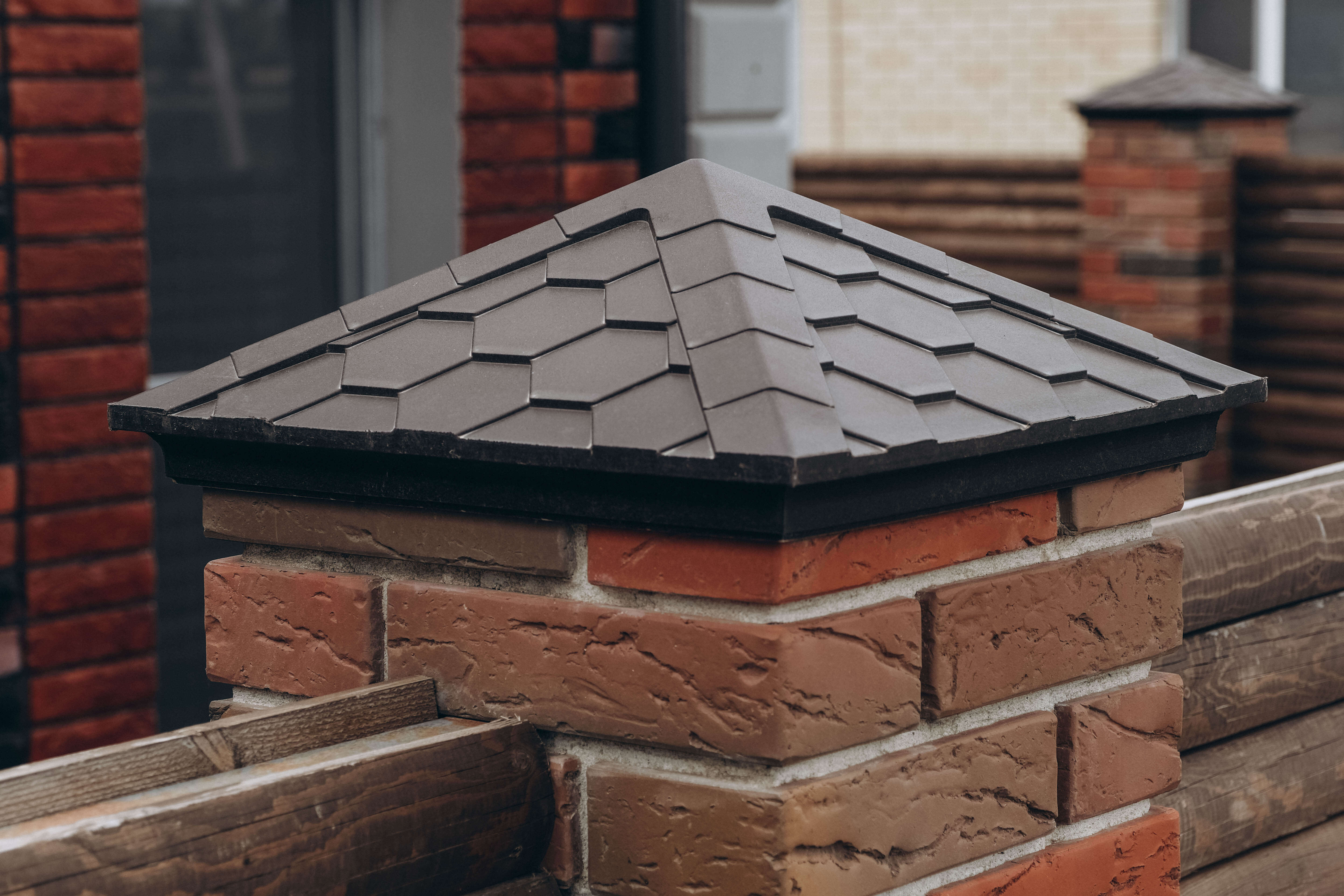 Колпак Zking Эверест Коричневый на столб 1.5х1.5 кирпича (390х390мм) в Кириши фото